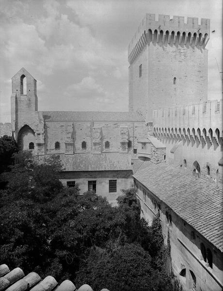 Cour du cloître