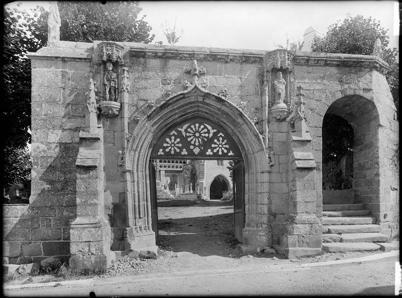 Porte du cimetière