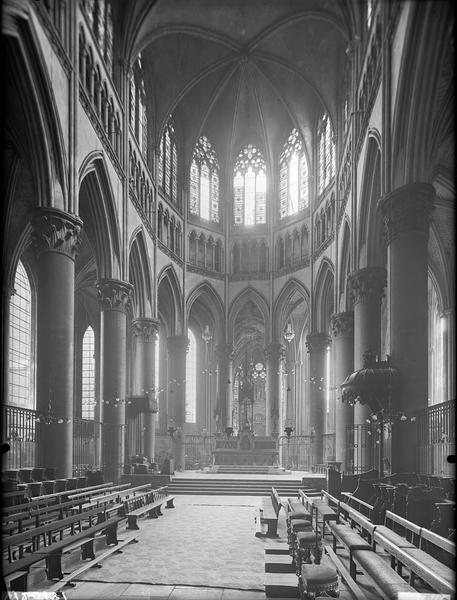 Intérieur du choeur vers l'est