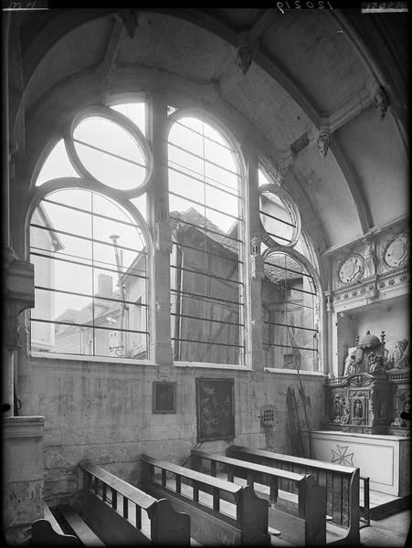 Intérieur du choeur côté nord, dépose de vitraux