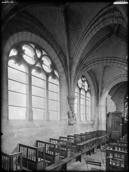 Intérieur, bas-côté nord, vitraux déposés