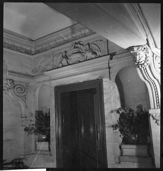 Intérieur, porte