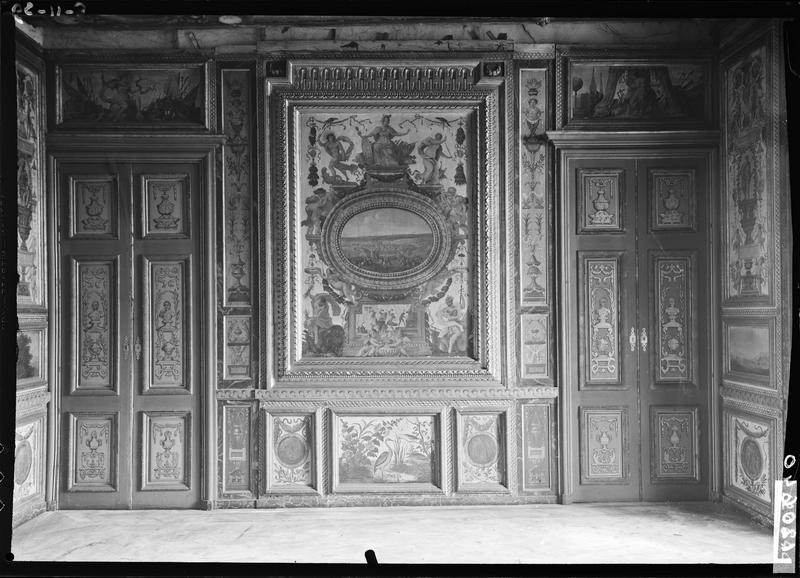 Chambre à coucher, siège de Headin au panneau central avant le  démontage des panneaux