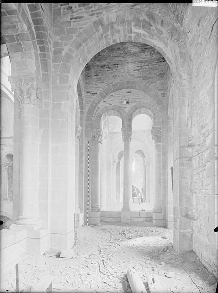 Côté sud, galerie ouest du croisillon sud vue vers l'est, vers la galerie sud du choeur