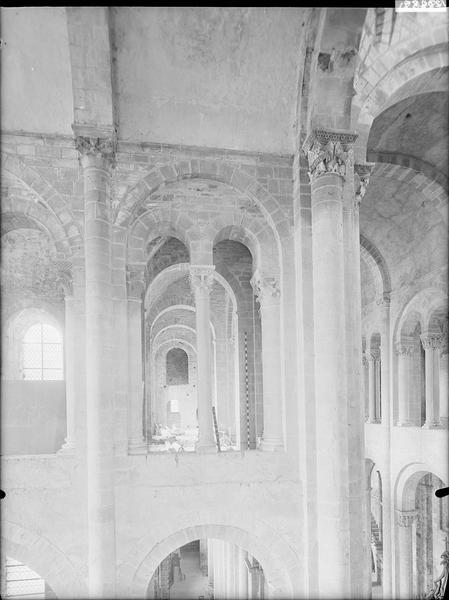 Galerie côté sud, vue à la hauteur du transept