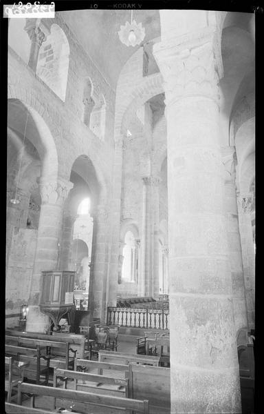 Intérieur de la nef et transept sud