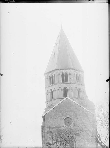 Fouille de Cluny, clocher