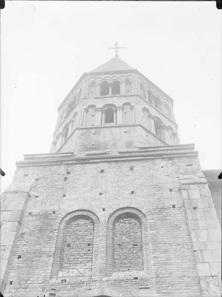 Fouille de Cluny, clocher