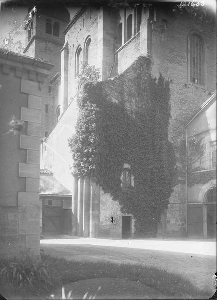 Fouille de Cluny, extérieur du transept