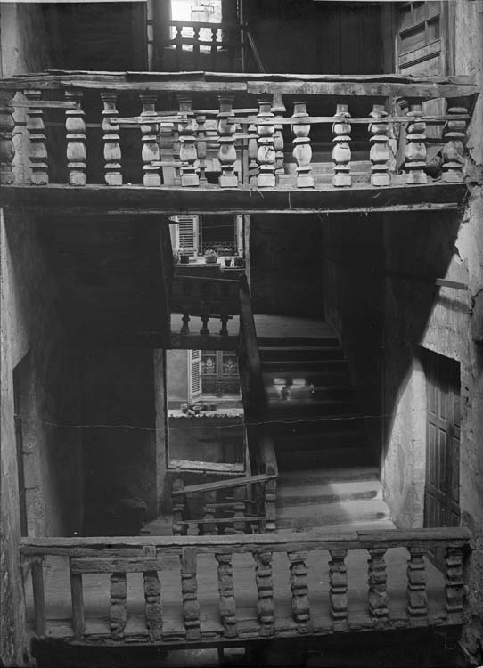 Escalier intérieur à balustres