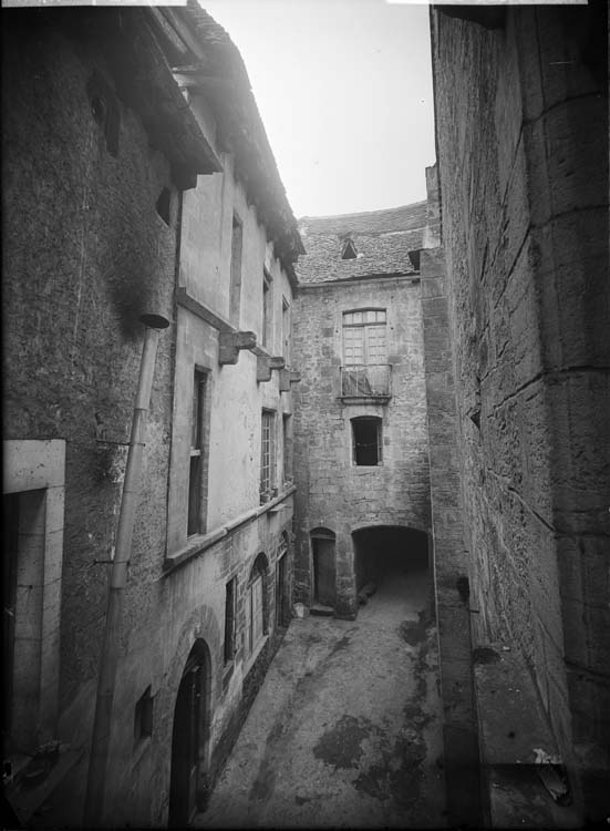 Ruelle vue d'un premier étage