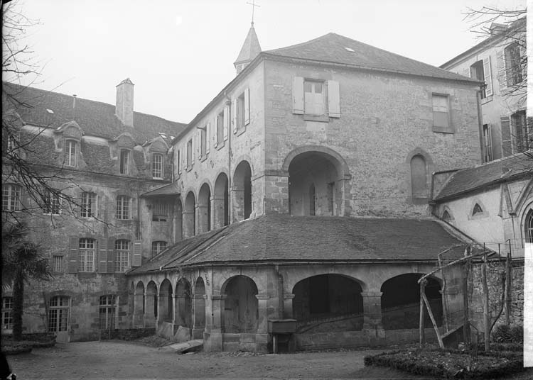 Intérieur du cloître