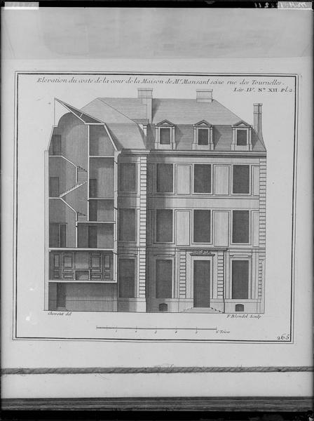 Elévation du côté de la cour. Elévation du côté de la cour