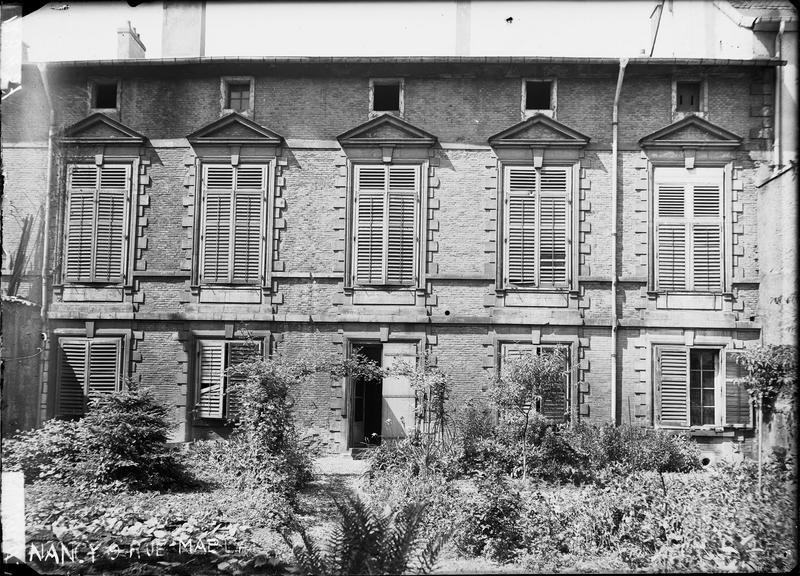 Façade sur jardin