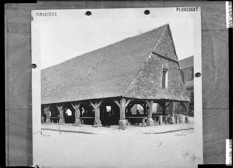 Halles, puis syndicat d'initiative