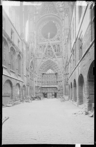 Portail des Libraires de la façade nord