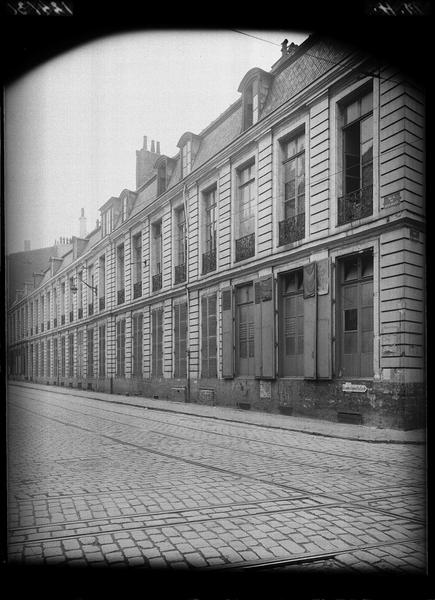 Façade sur la rue de Roubaix