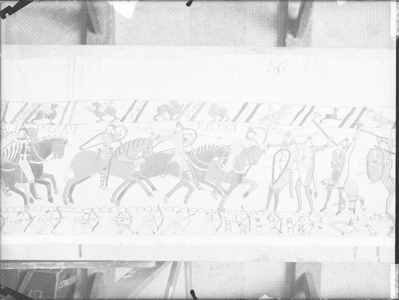 Tapisserie de Bayeux : Ici les Français combattent et ceux qui étaient avec Harold succombent