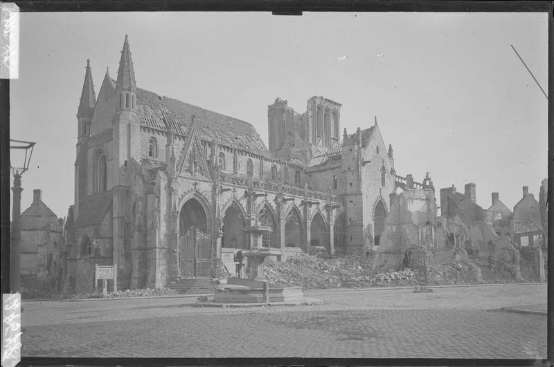 Ensemble après le bombardement de 1944