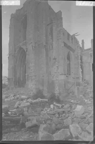 Façades ouest et nord après le bombardement de 1944