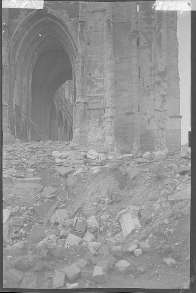 Partie gauche de la façade ouest après le bombardement de 1944