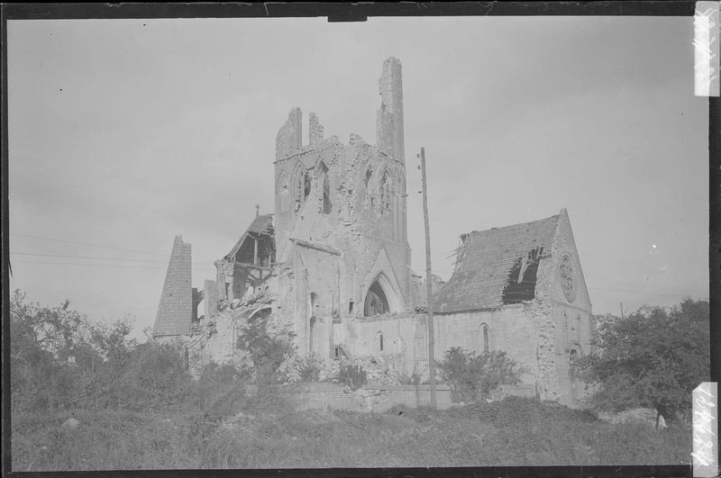 Côté sud après le bombardement de 1944