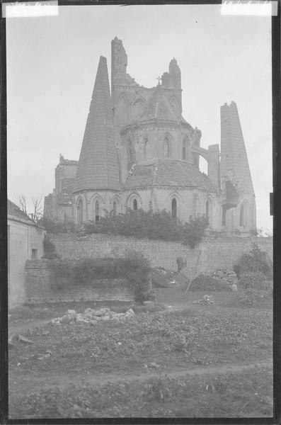 Abside extérieure après le bombardement de 1944