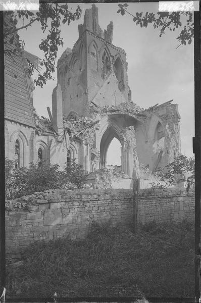 Transept sud après le bombardement de 1944