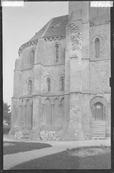 Abside côté sud après le bombardement de 1944