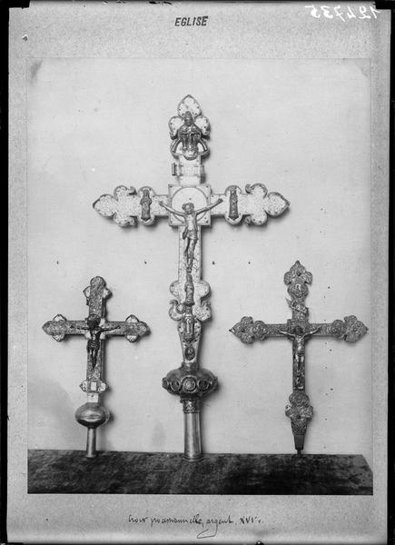 Trois croix processionnelles en argent - © Ministère de la Culture (France), Médiathèque du patrimoine et de la photographie, diffusion RMN-GP