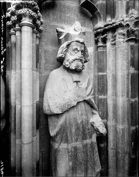 Statue no 6 de la tour nord, façade est