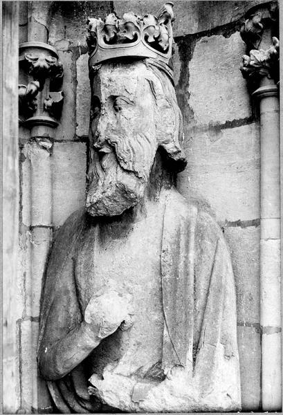 Statue no 25 de la galerie des rois, façade ouest