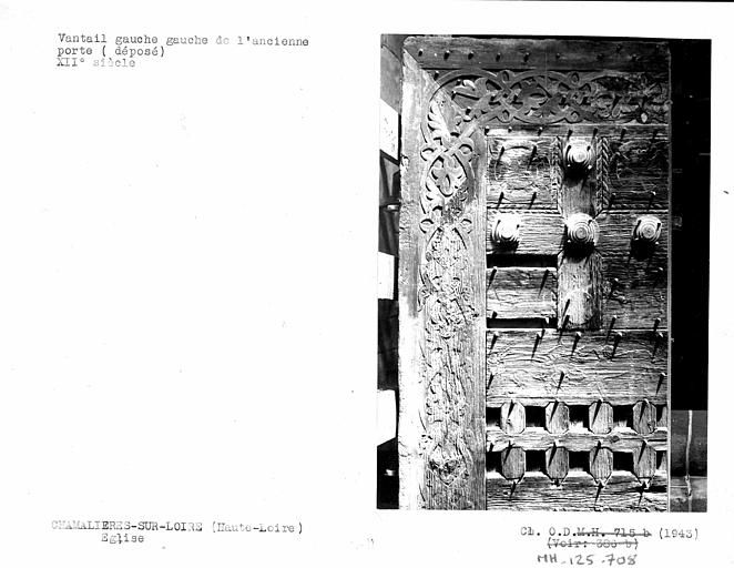 Vantail gauche de la porte déposée à l'intérieur