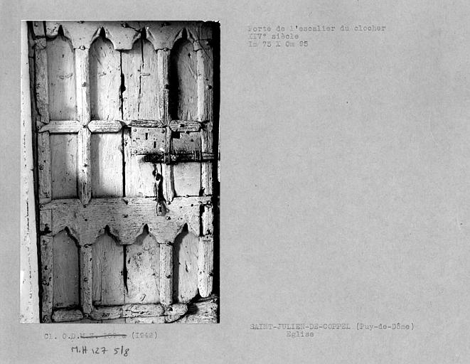 Intérieur, vantaux de la porte de l'escalier du clocher