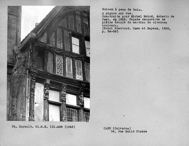 Maison à pans de bois ; Partie supérieure de la façade sur rue, pignon