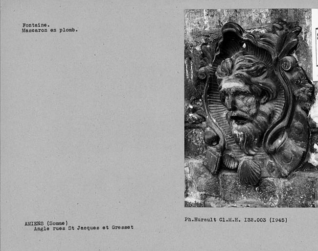 Mascaron en plomb de la fontaine