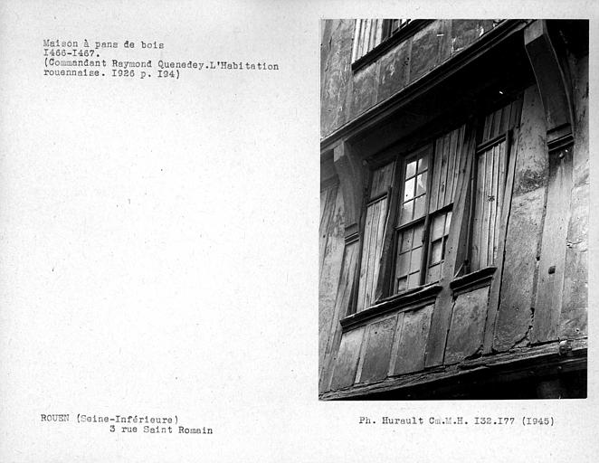 Maison à pans de bois ou La Vieille Maison, fenêtre du premier étage de la façade sur rue