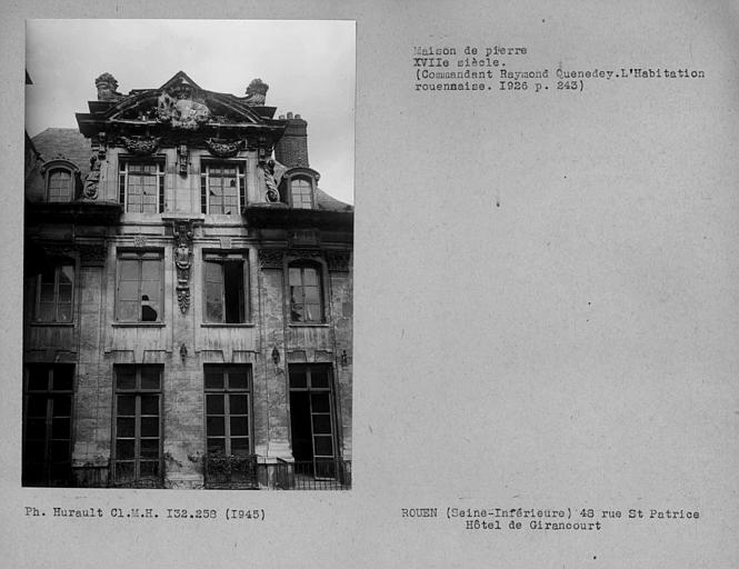 Partie supérieure de l'ensemble de la façade sur cour