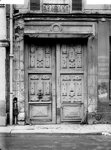 Porte sur rue