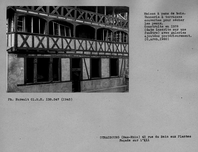 Tannerie à terrasses couvertes pour sécher les peaux. Détail de la façade à pans de bois sur l'Ill, galerie