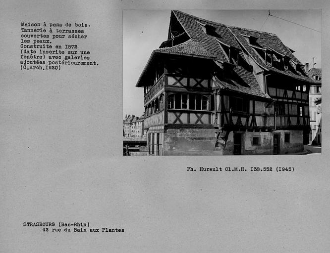 Tannerie à terrasses couvertes pour sécher les peaux. Vue d'ensemble de la façade à pans de bois