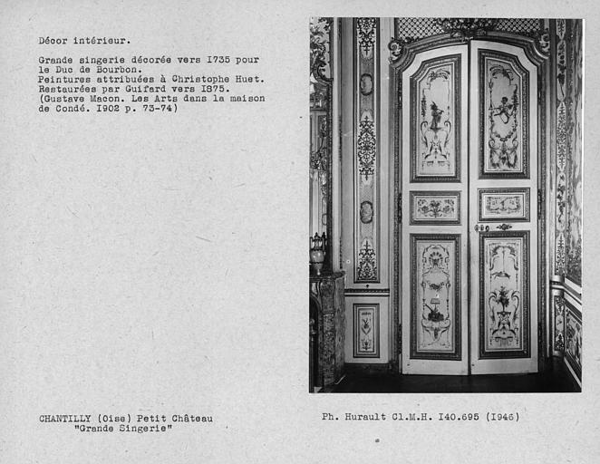 Décor de la porte du cabinet de la Grande Singerie, donnant sur la Galerie des Batailles