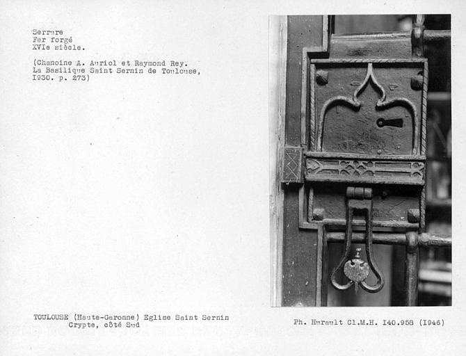 Serrure en fer forgé de la grille d'entrée du côté sud-est de la crypte