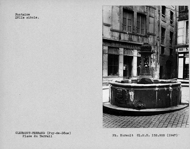 Fontaine sur la place