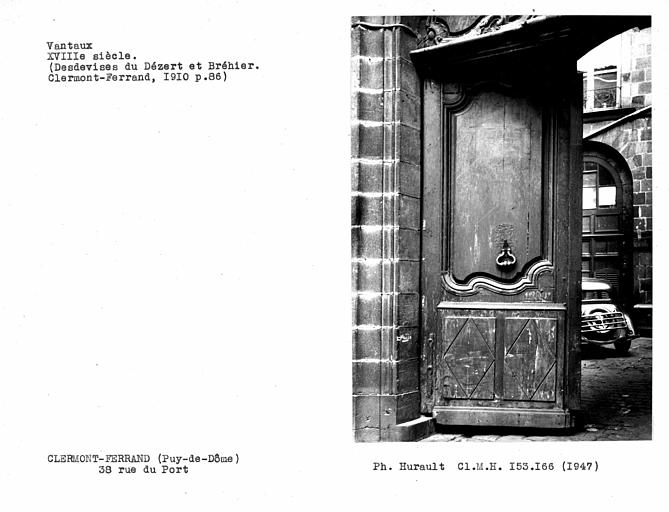 Extérieur du vantail de porte sur rue