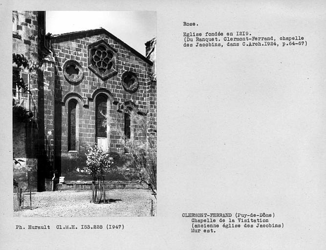 Extérieur de l'abside dans la chapelle, rose du mur est