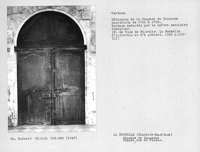 Vantaux du portail sur rue du palais