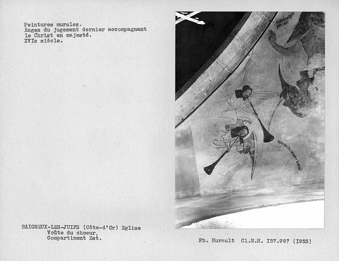 Peinture murale de la voûte du choeur, compartiment est : anges accompagnant le Christ en majesté