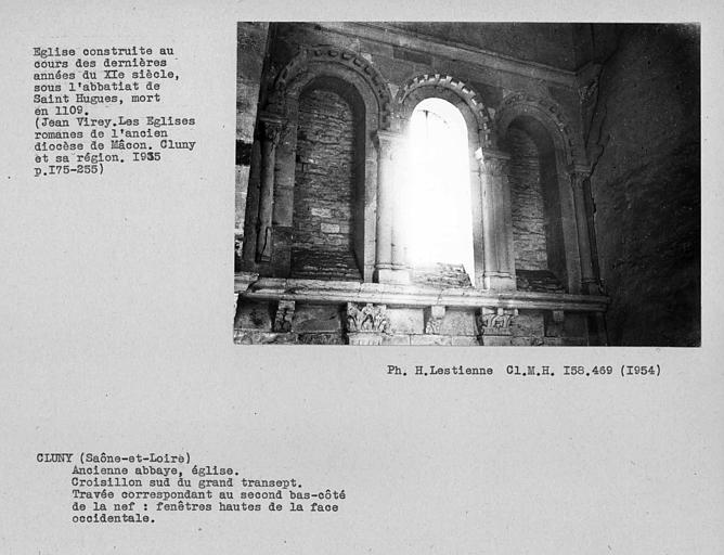 Abbaye. Croisillon sud du grand transept, travée correspondant au deuxième bas-côté de la nef, fenêtres hautes de la face occidentale