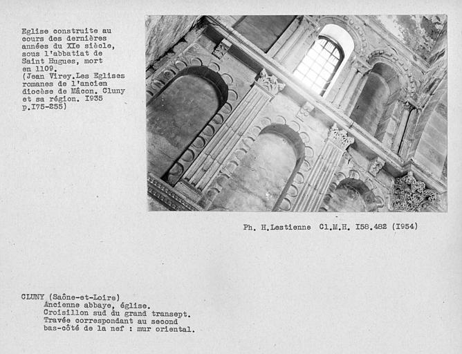 Abbaye. Croisillon sud du grand transept, mur est de la travée correspondant au deuxième bas-côté de la nef